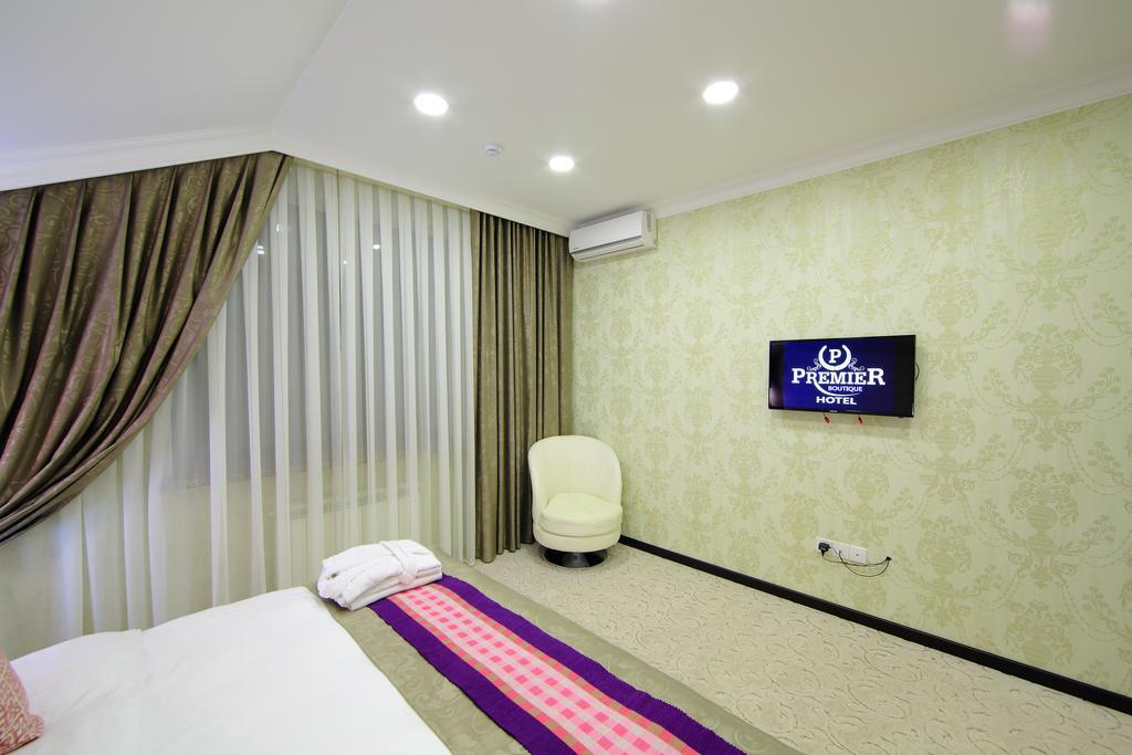 Premier Hotel ビシュケク エクステリア 写真
