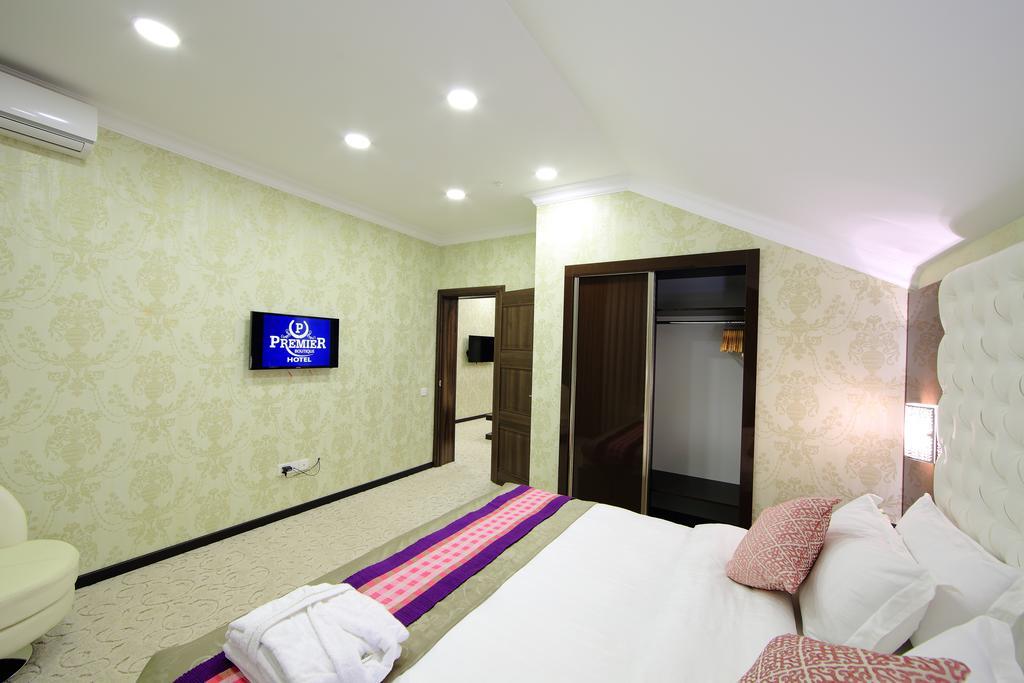 Premier Hotel ビシュケク エクステリア 写真