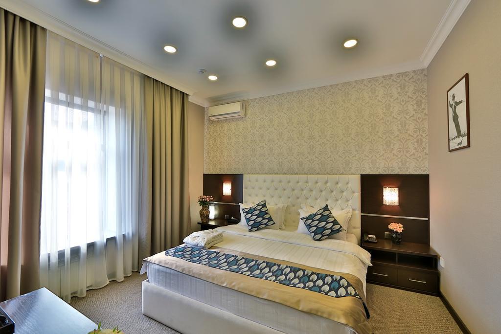 Premier Hotel ビシュケク エクステリア 写真