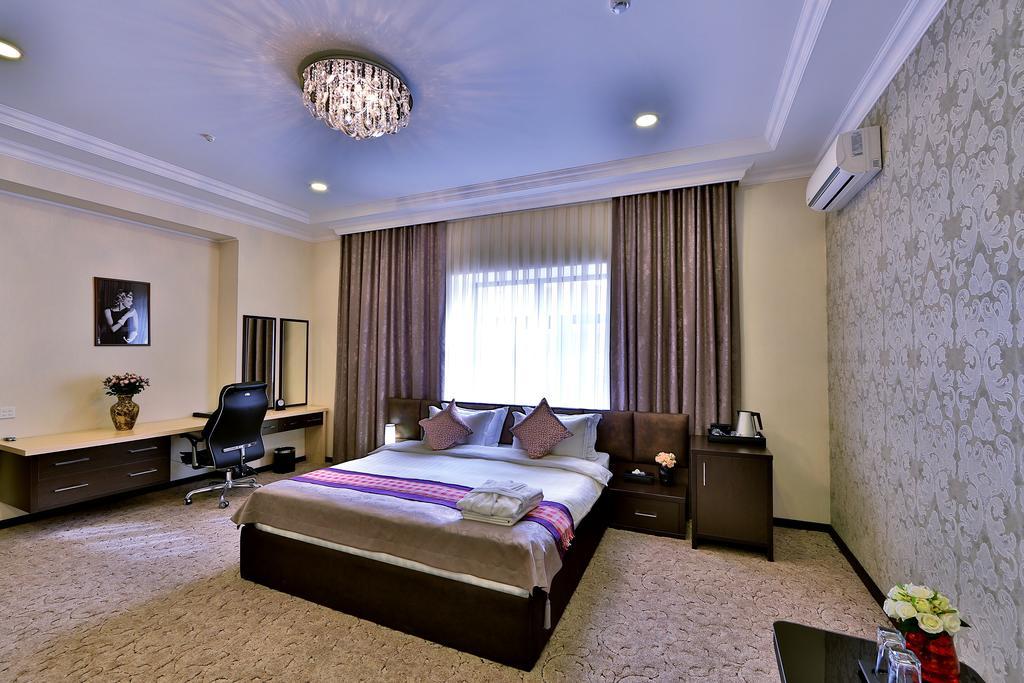 Premier Hotel ビシュケク エクステリア 写真